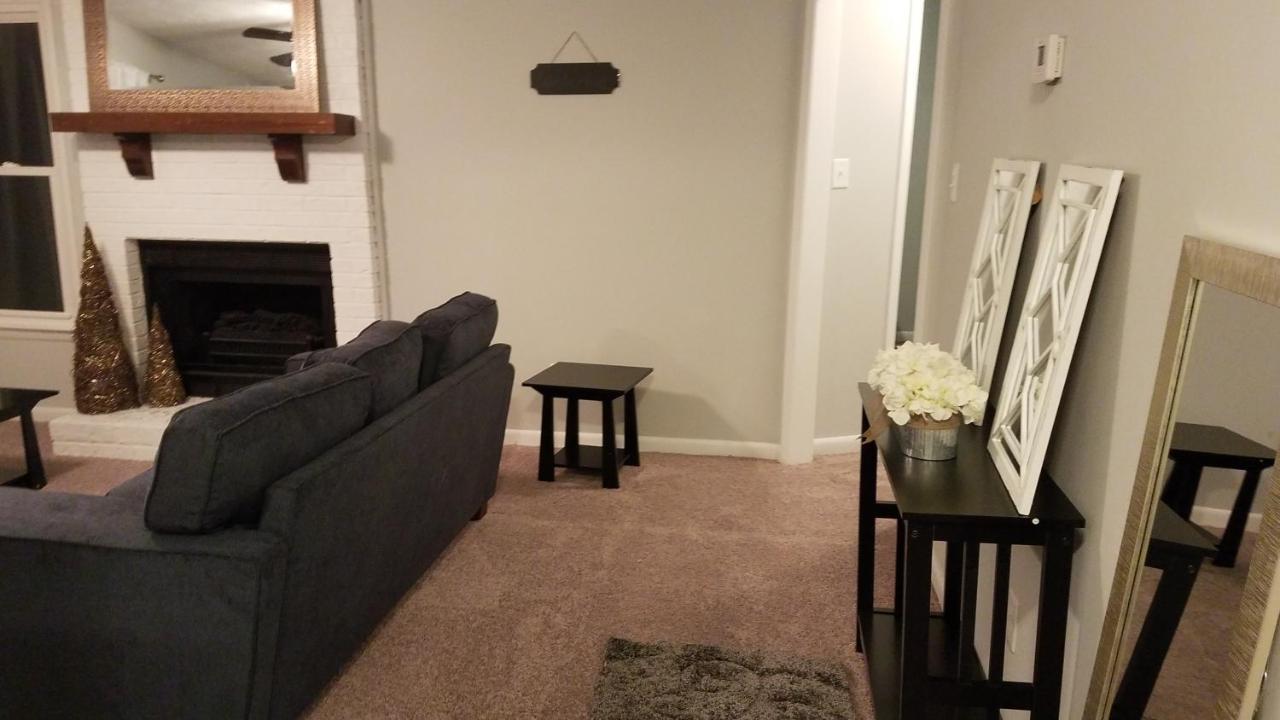 Cozy Cottage Feel, 5 Mins From Ft. Bragg ファイエットビル エクステリア 写真