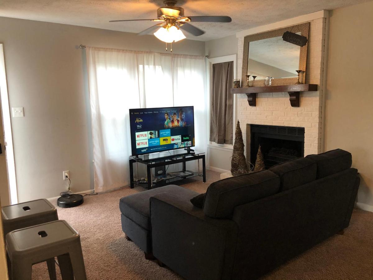 Cozy Cottage Feel, 5 Mins From Ft. Bragg ファイエットビル エクステリア 写真