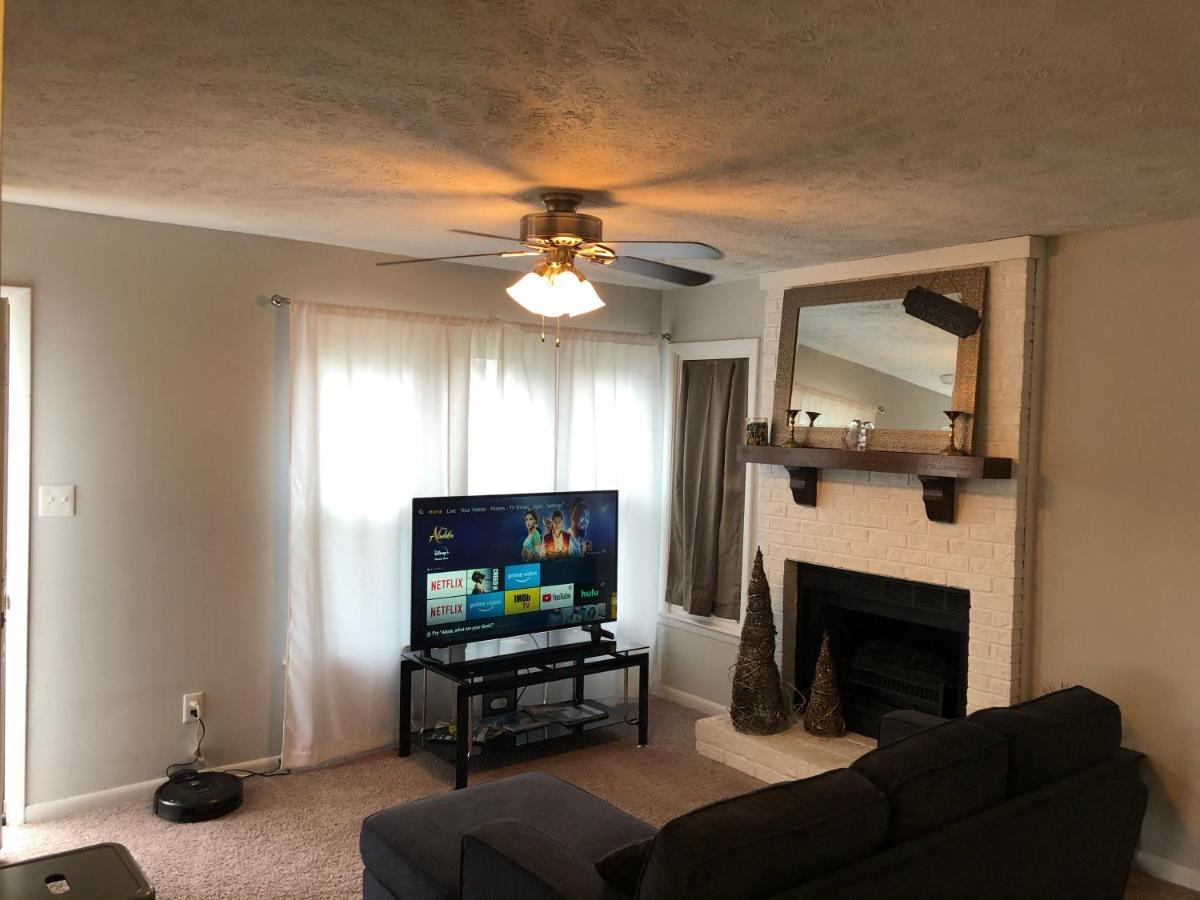 Cozy Cottage Feel, 5 Mins From Ft. Bragg ファイエットビル エクステリア 写真