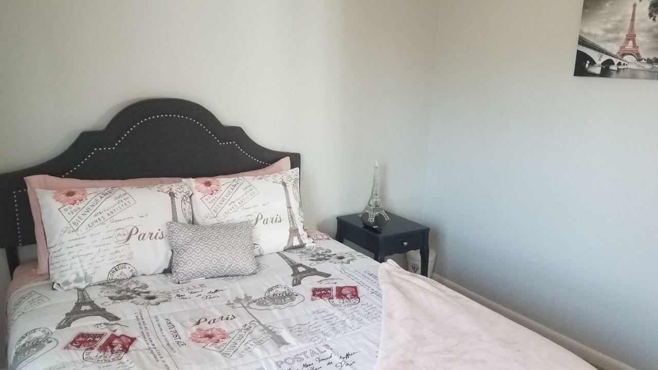 Cozy Cottage Feel, 5 Mins From Ft. Bragg ファイエットビル エクステリア 写真